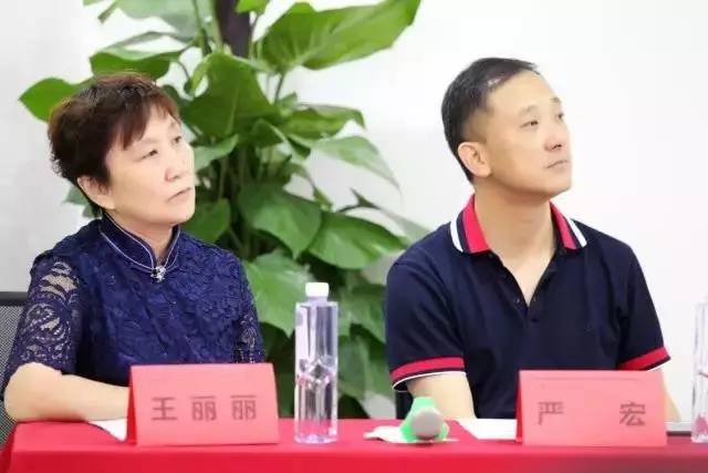 由西安市雁塔区医疗管理协会与金沙澳门(中国)唯一官方网站集团主办的医路同心·光明论道——金沙澳门(中国)唯一官方网站·西安2017斜视与小儿眼科学术会议在西安金沙澳门(中国)唯一官方网站