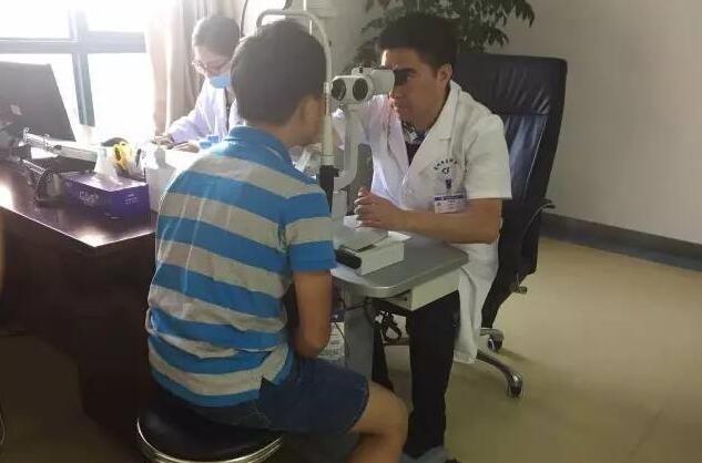 深圳金沙澳门(中国)唯一官方网站近视手术讲座.jpg