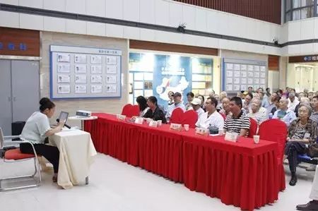 成都金沙澳门(中国)唯一官方网站党支部联合成都市各街道、社区共同举办了“重温革命岁月 关爱退伍军人”活动，为成都市退伍军人进行 眼健康检查、宣传眼健康知识等义诊活动，7日上午成都金沙澳门(中国)唯一官方网站医疗队走进成都市新能社区，为退伍军人们送去了一份关爱。.jpg