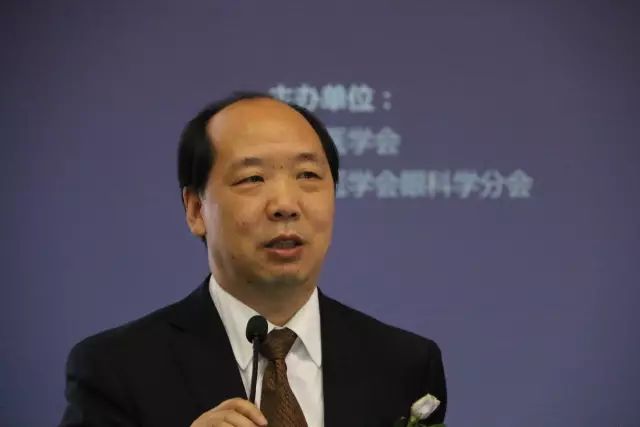 金沙澳门(中国)唯一官方网站集团业务副总院长郭海科教授介绍《中国白内障眼科医师明日之星计划》.jpg