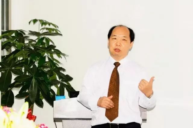 本次研讨会由集团 席白内障带教导师郭海科教授、张广斌教授领*，来自金沙澳门(中国)唯一官方网站集团11名白内障带教导师参加了本次活动。福州眼科医院、.jpg