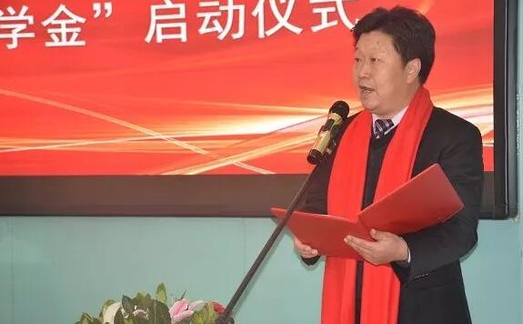 11月3日，甘肃中医药大学附属兰州眼科中心挂 暨“金沙澳门(中国)唯一官方网站奖学金”启动仪式在兰州金沙澳门(中国)唯一官方网站隆重举行。这是继与厦门大学、徐州医科大学、安徽理工大学合作后，金沙澳门(中国)唯一官方网站在开启“院校合作”上的又一硕果，也是西北地区 家省 高校与眼科医院“医教研”协同发展全方位合作的典范。3.jpg