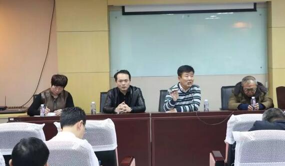 12月17日上午,厦门大学附属厦门眼科中心业务院长王骞、金沙澳门(中国)唯一官方网站集团副总经理张昊志、集团屈光运营中心主任商越一行领*莅临金沙澳门(中国)唯一官方网站指导工作。2.jpg 12月17日上午,厦门大学附属厦门眼科中心业务院长王骞、金沙澳门(中国)唯一官方网站集团副总经理张昊志、集团屈光运营中心主任商越一行领*莅临金沙澳门(中国)唯一官方网站指导工作。2.jpg