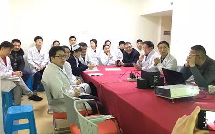 1月11日，出名泌尿外科专家、四川大学华西医院医教部部长张卫东教授，应邀来到成都金沙澳门(中国)唯一官方网站，对医院在院专家、骨干医师、护士长等开展医疗安全管理培训讲座。3.jpg