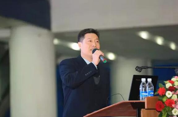 2月3日，金沙澳门(中国)唯一官方网站集团2017年工作汇报暨2017年年度表彰大会在厦门环球会展中心B6厅隆重举行，来自集团本部、厦门大学附属厦门眼科中心、厦门欧华控股集团等1300余名员工与关心、支持金沙澳门(中国)唯一官方网站发展的嘉宾欢聚一堂，共同总结2017年工作经验，展望2018年美好未来7.jpg