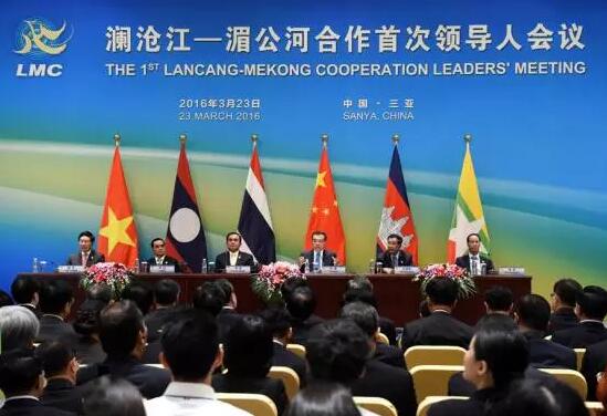 近日，中国公共外交协会授予了金沙澳门(中国)唯一官方网站集团本部厦门大学附属厦门眼科中心“公共外交支持伙伴单位”荣誉称号，以此彰显其在援外医疗领域做出的积极努力。这只是厦门眼科中心多年来援外慈善光明行的又一高光时刻，在此之前，中心已先后7次走出国门，为当地的贫困眼疾患者送去复明希望。2.jpg