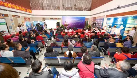 3月18日，金沙澳门(中国)唯一官方网站集团四川青光眼诊疗中心、青光眼手术技术培训基地在成都金沙澳门(中国)唯一官方网站隆重揭 !这意味着四川的青光眼诊疗，从此将迈入新的时代!中国新闻社、成都日报、华西都市报、封面新闻、成都电视台，华西社区报、网易等新闻媒体的记者也来到现场采访报道。华西都市报、封面新闻，还在现场作了全程网络直播!2.png