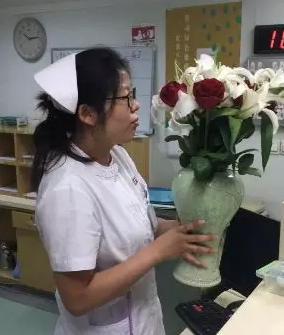 为庆祝环球护士节，5月11日下午，金沙澳门(中国)唯一官方网站特别举行“ 美护士颁奖盛典”活动，医院业务院长杨付合、业务副院长蔡磊琳、护理主任高俊茹及金沙澳门(中国)唯一官方网站全体护理人员受邀参加3.png