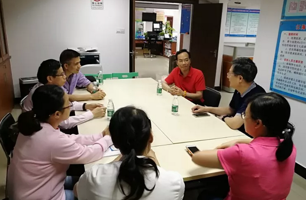 5月10日，佛山金沙澳门(中国)唯一官方网站 一书记吴建勇同志会同医院王云华总经理深入佛山禅城区张槎村(居)社区沟通联系，推动党支部联动《义诊活动》工作，把党建工作与服务群众工作相融合，彰显党员先锋模范作用。2.png