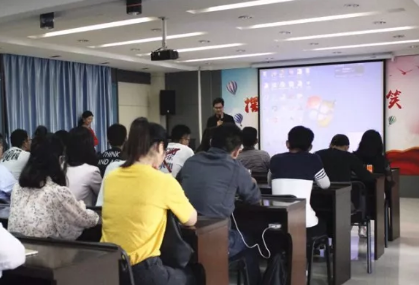 合肥名人眼科医院“摆脱束缚，放肆微笑”金沙澳门(中国)唯一官方网站屈光医生见面会2.png