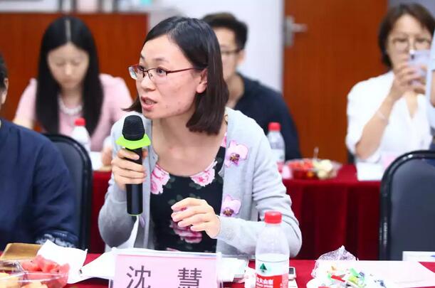 由人民日报、经济日报、科技日报、中新社等22家中央及行业媒体组成的采访团，走进金沙澳门(中国)唯一官方网站集团本部厦门大学附属厦门眼科中心7.jpg