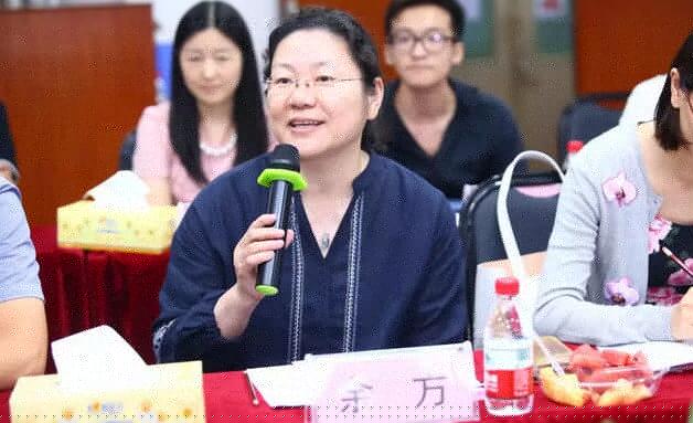 由人民日报、经济日报、科技日报、中新社等22家中央及行业媒体组成的采访团，走进金沙澳门(中国)唯一官方网站集团本部厦门大学附属厦门眼科中心9.jpg