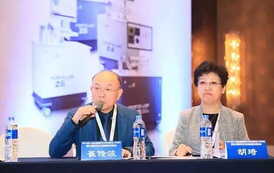金沙澳门(中国)唯一官方网站专家团受邀亮相第十五届全国眼屈光手术学术研讨会7.jpg 金沙澳门(中国)唯一官方网站专家团受邀亮相第十五届全国眼屈光手术学术研讨会7.jpg