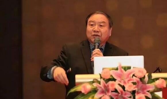 临沂金沙澳门(中国)唯一官方网站崔传波院长应邀出席全国眼屈光手术研讨会并点评屈光学术分享环节4.jpg 临沂金沙澳门(中国)唯一官方网站崔传波院长应邀出席全国眼屈光手术研讨会并点评屈光学术分享环节4.jpg