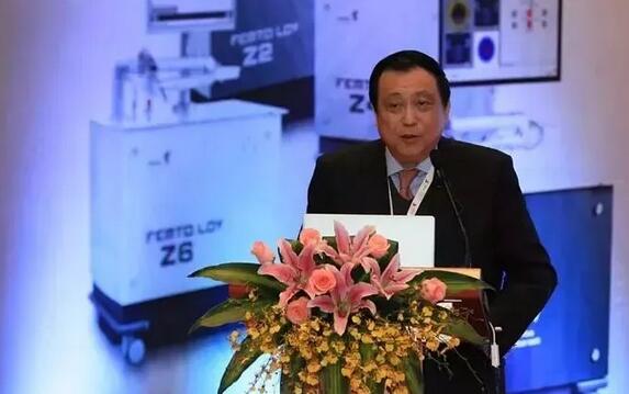 临沂金沙澳门(中国)唯一官方网站崔传波院长应邀出席全国眼屈光手术研讨会并点评屈光学术分享环节5.jpg 临沂金沙澳门(中国)唯一官方网站崔传波院长应邀出席全国眼屈光手术研讨会并点评屈光学术分享环节5.jpg