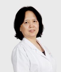 厦门眼科中心眼外伤专科主任蔡锦红：又一*次在手术台上跨年.jpg