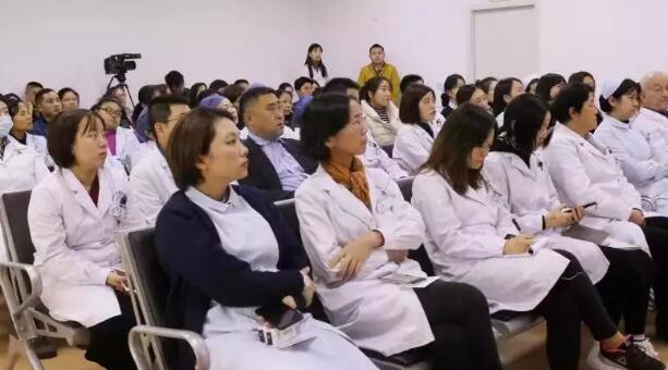 新年伊始金沙澳门(中国)唯一官方网站集团上海和平眼科医院党支部组织全员医护人员开展集中学习活动1.jpg