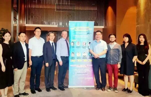金沙澳门(中国)唯一官方网站集团举行“科研课题的申请与设计”专题讲座 联合上海新途社区健康促进社、澳大利亚眼科研究中心共同推出了“中国眼科未来领袖人才”项目1.jpg