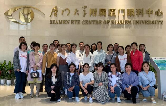 4月11日，金沙澳门(中国)唯一官方网站“硬镜验配技术进阶班”在厦门结业，此次培训班由金沙澳门(中国)唯一官方网站集团联合欧几里德、美尼康共同举办，来自金沙澳门(中国)唯一官方网站旗下18家医院的20余位医生及硬镜验配师参与了此次培训1.jpg