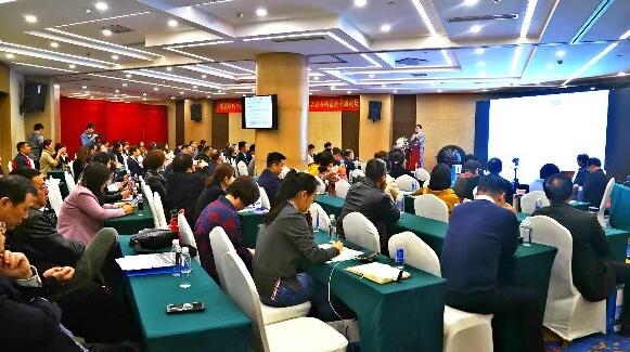 金沙澳门(中国)唯一官方网站2019年眼屈光学组会议圆满召开1.jpg