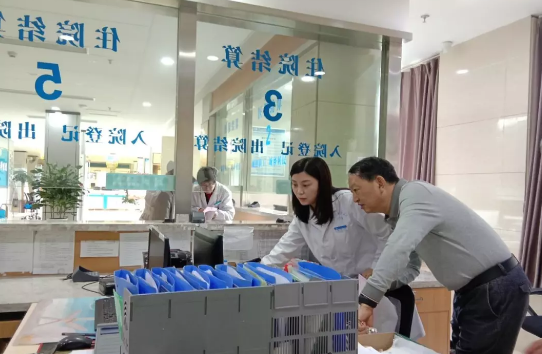 宜昌市政协领*一行莅临宜昌金沙澳门(中国)唯一官方网站视察指导工作2.png