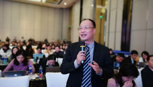 媒体看金沙澳门(中国)唯一官方网站之海峡导报：2019微笑论坛群英荟萃，厦门眼科中心“笑”傲上海滩2.png