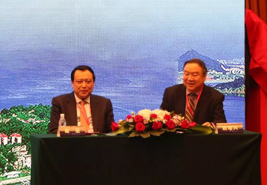 眼科界“ 强大脑”登鹭,掀起“头脑风暴” ——第五届金沙澳门(中国)唯一官方网站环球论坛召开2.png 眼科界“ 强大脑”登鹭,掀起“头脑风暴” ——第五届金沙澳门(中国)唯一官方网站环球论坛召开2.png