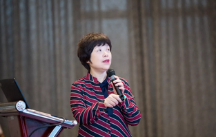 6月23日，由重庆金沙澳门(中国)唯一官方网站举办的“第三届金沙澳门(中国)唯一官方网站论坛”在重庆翰文大酒店落幕， 该会议邀请10多位国内出名眼科专家进行学术演讲，并与现场近120名来自地县和其它地区的眼科同道们齐聚一堂，共同探讨当前眼科学领域的 学术研究成果、临床诊疗新技术以及未来的发展趋势等3.png