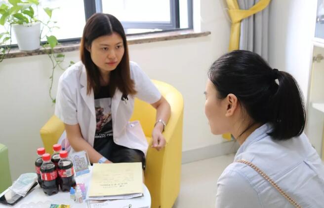 重庆金沙澳门(中国)唯一官方网站医助美女分享近视手术经历3.jpg 重庆金沙澳门(中国)唯一官方网站医助美女分享近视手术经历3.jpg