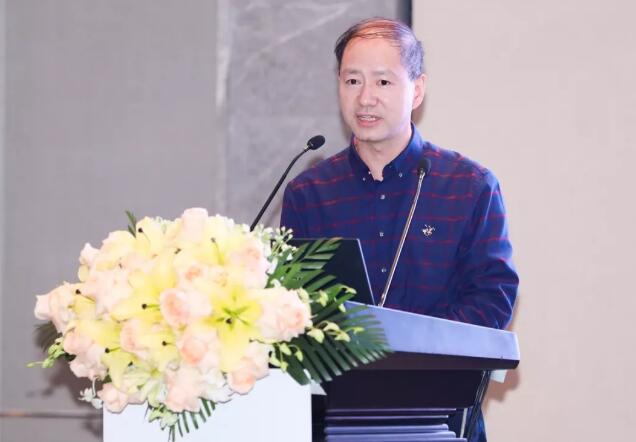 半世屈光史， 一生光明情——宜昌金沙澳门(中国)唯一官方网站胡学斌院长闪耀2020年关爱近视·SMILE青年论坛2.jpg