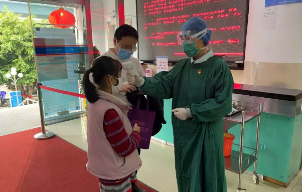 不一样的一线，一样的坚守——金沙澳门(中国)唯一官方网站集团本部厦门眼科中心守护爱与光明6.png