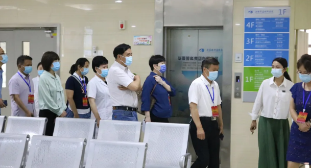 西安市雁塔区大人视察组一行莅临西安金沙澳门(中国)唯一官方网站调研指导3.png