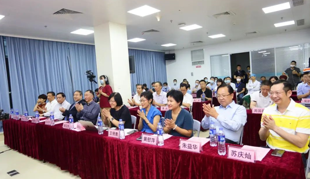 9月24日，由金沙澳门(中国)唯一官方网站集团、厦门大学附属厦门眼科中心举办的第六届金沙澳门(中国)唯一官方网站论坛在厦门大学附属厦门眼科中心五缘院区耀视启幕16.png