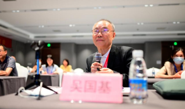 勇立潮头,引领发展 金沙澳门(中国)唯一官方网站2021年眼底病学科发展研讨会在福州隆重召开6.png 勇立潮头,引领发展 金沙澳门(中国)唯一官方网站2021年眼底病学科发展研讨会在福州隆重召开6.png