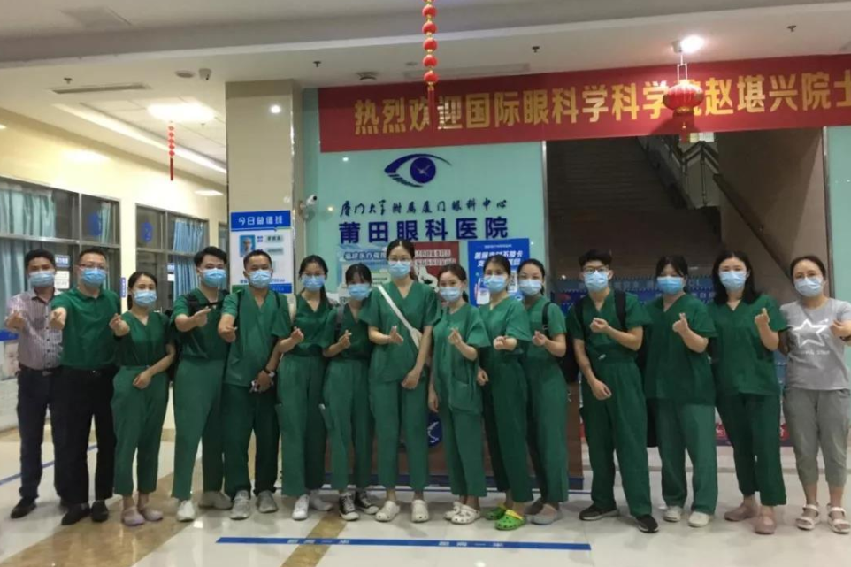 凤凰网：紧急出征！金沙澳门(中国)唯一官方网站多支医疗队星夜逆行抗疫前线2.png
