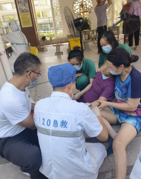 凤凰网：紧急出征！金沙澳门(中国)唯一官方网站多支医疗队星夜逆行抗疫前线9.png