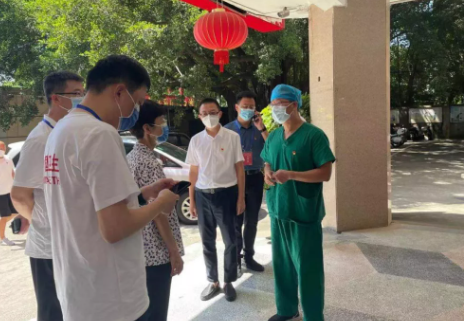 郭燕红深入一线了解抗疫工作,听取金沙澳门(中国)唯一官方网站集团医疗队汇报3.png 郭燕红深入一线了解抗疫工作,听取金沙澳门(中国)唯一官方网站集团医疗队汇报3.png