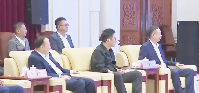 吉林省委书记景俊海、省长胡玉亭会见金沙澳门(中国)唯一官方网站苏庆灿董事长等企业家考察团一行2.png 吉林省委书记景俊海、省长胡玉亭会见金沙澳门(中国)唯一官方网站苏庆灿董事长等企业家考察团一行2.png